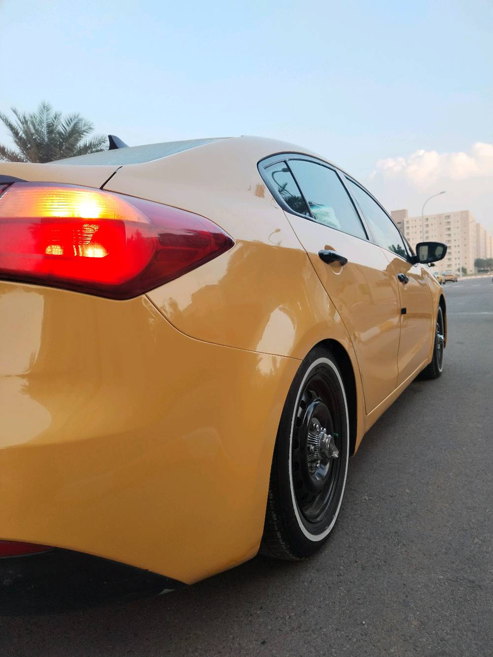 🚗 كيا فورتي 2015 - وارد أمريكي (للبيع أو المراوس) 🚗
​
​المحرك (المكينة. 1800)

​(الكيرAT)

(حادثه جاملغ الايسر الامامي+ تبديل البنيد) 

​المنشأ: وارد أمريكي (السيارة ملامحها نظيفة وجاهزة).
​✅ المحرك جديد: 
​✅ الحدادة والكهربائيات: مكفولة وشغالة 100%.
​✅ التبريد: شغال وممتاز 
​
(دوشمه+طخم تاير جديد). 

<ڪامره>. 
​
💰 السعر المطلوب: 113 ورقة (شدة و13 ورقة).
🤝 المجال: السعر بيه مجال بسيط .. 
🔄 المراوس: أرغب بالمراوس مع فورتي موديل 2019 أو 2020 (حصراً) مع دفع الفرق.
​للتواصل والاستفسار:
📞 رقم الهاتف: [***********]
📍 المكان: [بغداد]
