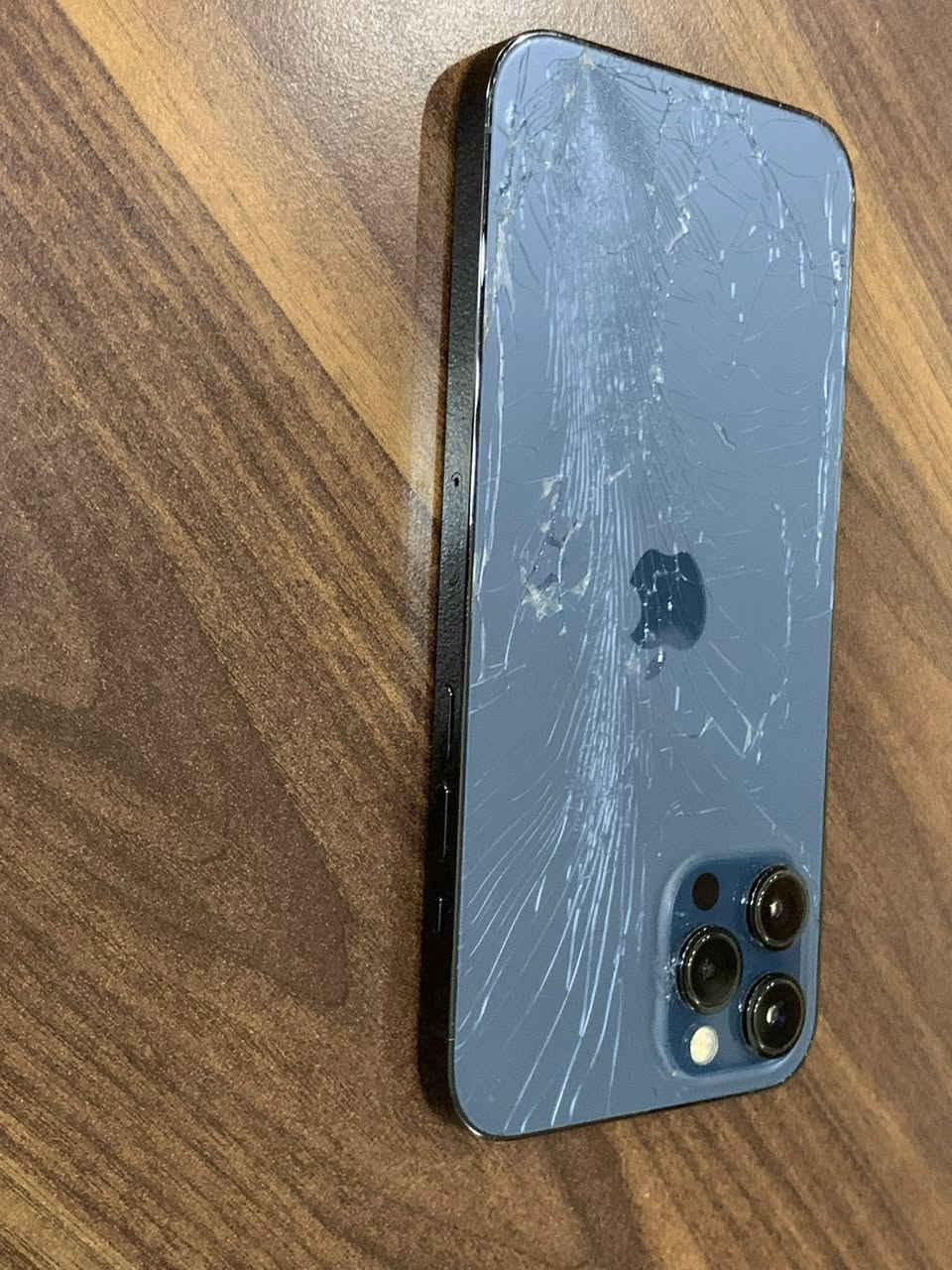 12 برو ماكس ذاكره 256 بطاريه 76 وتر بروف كله شغال بدون اي مشاكل الجهاز بي فطر بشاشه ممئثر ع ايشي لمسه جدا طبيعي مابي اي مشكله وضهر شوفت عينك شحنه يطول يوم كامل تواصل مكثف السعر 400 وبي مجال بسيط  العنوان بغداد جسر دياله الجديد للستفسار اتصل ***********
