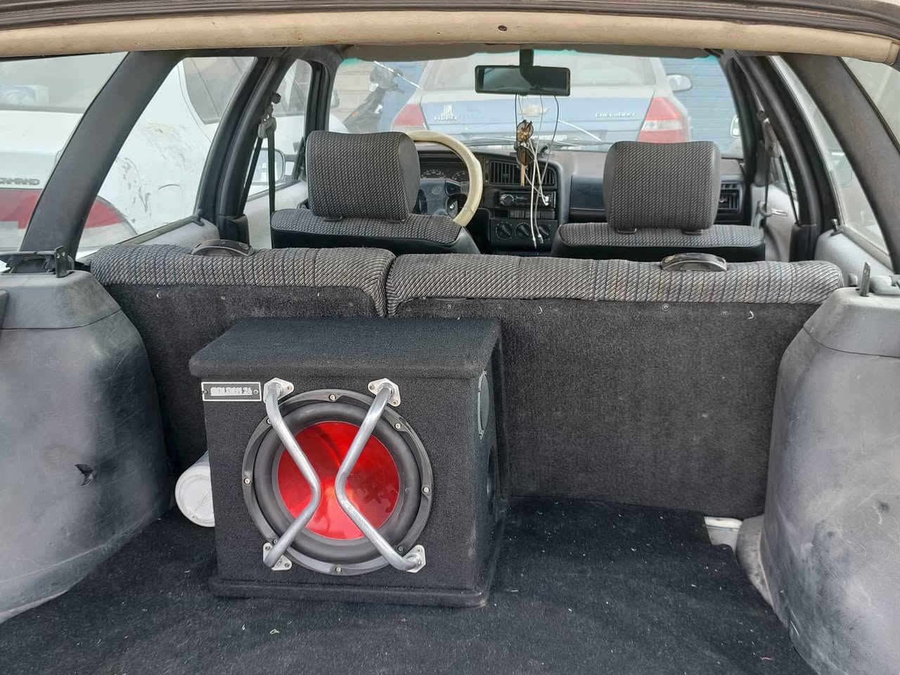 سلامو عليكم سياره باسات للبيع موديل 1991 محرك كير كلو شرط وسياره غاز وبانزين موجوده مكان السياره موصل برطله 
    سعر 35 وبي مجال ////  ***********اسيا////***********
