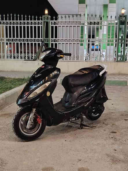 السلام عليكم
كامكو G4لبيع او مراوس فراشه فحل نضيفه 
الدراجه حلوه ونضيفه الكهربائيات كلها شغاله نكره سلف وهندركفراتها حلوه ومختمه  بيها شخوط بصيطه المكينه مفتوحه بعدها علئ السحك بيها صوت ب الولفات فقط ب المشي يكطع الصوت 
قبل اسبوع سويتلها ادامه تنضيف كابريته وبلك ليزري وفلتر شوته 
تخم تاير جديد 
صالنصه جديد 
باتري جديد 
قبق تبريد وفلاوين جديد 
سلف جديد +هورن 
سعرها،260وبيها مجال لطيبين 
مكاني الكوفه المقدسه شارع المعمل 
رقمي ***********
