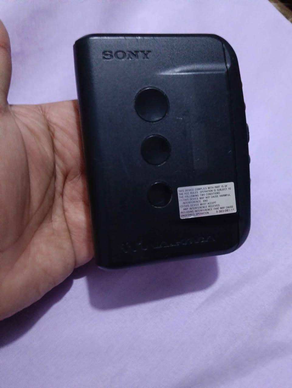 راديو  ديجيتال متعدد الموجات  SONY ياباني
  ((تصنيع شركة سوني اليابانية )) نظام (( هاند فري ))

 يعمل بنظام الهاند فري ((سماعة أذن خارجية ))

مزود باكثر من سيستم للبحث الديجيتال لمحطات الراديو  

متعدد الموجات  WB و FM و AM وTV
يتميز باستقبال موجات الطقس العالمية WB
 و مزود ب ميزة TV TUNER 
لاستقبال محطات التليفزيون الرقمية الأرضية 
Digital Tv Channel 

يعمل بامتياز على  (( حجر قلم واحد حجم AA )) فقط 

مزود بشاشة لبيان حالة البطارية و ارقام محطات الراديو
و محطات التليفزيون و محطات  النشرات الجوية 

محمول صغير جدا في حجم محفظة الجيب
 و يعمل بنظام (( سماعة خارجية هاند فري))

استقباله رهيب جدا  في جميع موجات الراديو 
و كمان ب يستقبل إشارة  موجات الطقس WB و موجات التليفزيون TV TUNER
كما يحتوي على ميزة حفظ أكثر من 55 محطة و قناة
و خاصية منع عبث الأطفال بالجهاز HOLD SYSTEM 
 
يعتبر ((جهاز قيم و نادر)) نظرا لما به من خصائص رقمية متعددة علاوة على ذلك يعمل بحجر بطارية واحد فقط

           (( ضع سعر مناسب  و حلال عليك ))

 لجدية الحجز و الشراء يرجى التواصل خاص بصورة البند و رقم التليفون و التسليم يوم السبت أمام سينما ديانا بجوار محطة مترو العتبة

ملحوظة هامة:-
((متوفر شحن للمحافظات البعيدة مقابل دفع قيمة البند مسبقاً)) القاهرة, مصر


**إذا كنت صاحب هذا الإعلان وتريد حذفه لأي سبب، رجاءا أرسل رسالة إلى الدعم الفني**