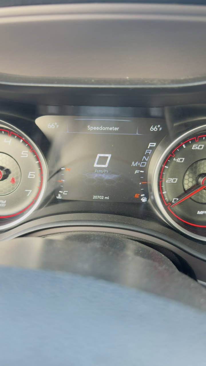 دوج جارجر SXT موديل 2023
اللون اسمنتي

دخول جديد رقم بغداد بأسمي

ممشى السيارة 21 mi
بعدها جديدة وعلى الوكالة بلاد 
مواصفاتها شاشة كبيرة ، حساسات خلفية  مع التنبيه
تشغيل عن بعد ، المحرك 3600 6V ، ثنائية الدفع ، كرسي السائق كهرباء ويل حجم 18 يعني مواصفات متوسطة SXT 

ضرر السيارة فقط قطعة واحد وموجودة صور الحادث ، سونار موجود

السيارة بعدها وكالة وجديدة فقط بيت ، جاهزة ماتصرف عليها ولا ربع واحد من حدادية وادامة وغيرها

السعر 248 ورقة وبيها مجال

الاتصال على الرقم ‭0771 378 7454‬
