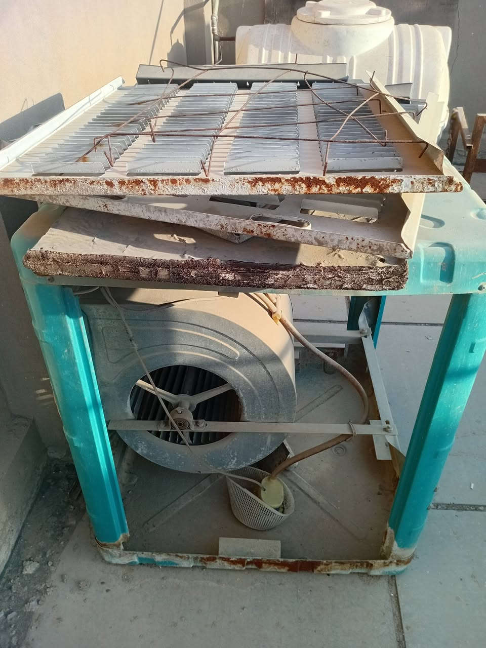 السلام عليكم مبرده ٢اونص مشتغله موسم اومحطوطه بل سطح كامله مكانه بل كريعات مبايل ***********وساب موجود اريده ٧٥اوبيه مجال
