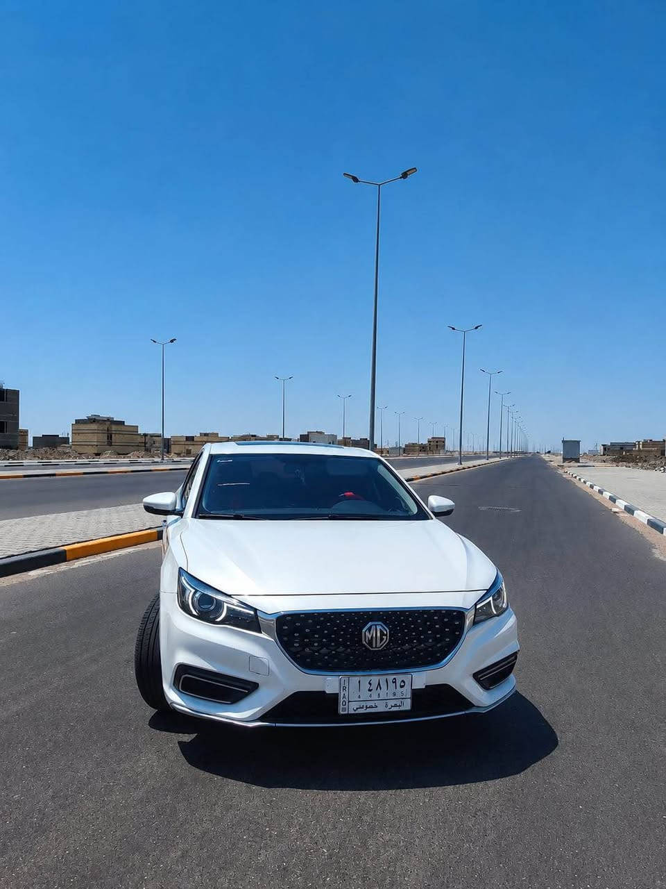 السلام عليكم 
MG6. مديل 2021 السياره طالعه 2022 
السياره  خليجي مكفوله بيها بارد جهت الراكب بين الباب الخلفي والداير 
وجهت السايق شخوط بسيطه فقط 
السياره فول مواصفات 
مكينه 1500 تيربو 
الگير 7 نمر دبل اكلج تعشيق رياضي 
الكهربائيات بوش 
السياره جلد اصلي لون احمر 
شاشة عدادات 
شاشه وسطيه 
مثبت سرعه 
تحكم استيرن 
مرايه شفط 
اضائه ترحيبيه 
تبريد خلفي 
حساسات خلفيه وكامره خلفيه 
لد امامي + لد خلفي  
اضائه متفاعله مع دوران الاستيرن 
سماعات عدد 6  
فتحة سقف 

ويل 18 
ممشى السياره 125 الف 
السياره بعدهابضمان الشركه بعدلها سنه ونصف 
سعر السياره 115 وبيها مجال بسيط 
للتواصل على هذا الرقم *********** البصرة, العراق
