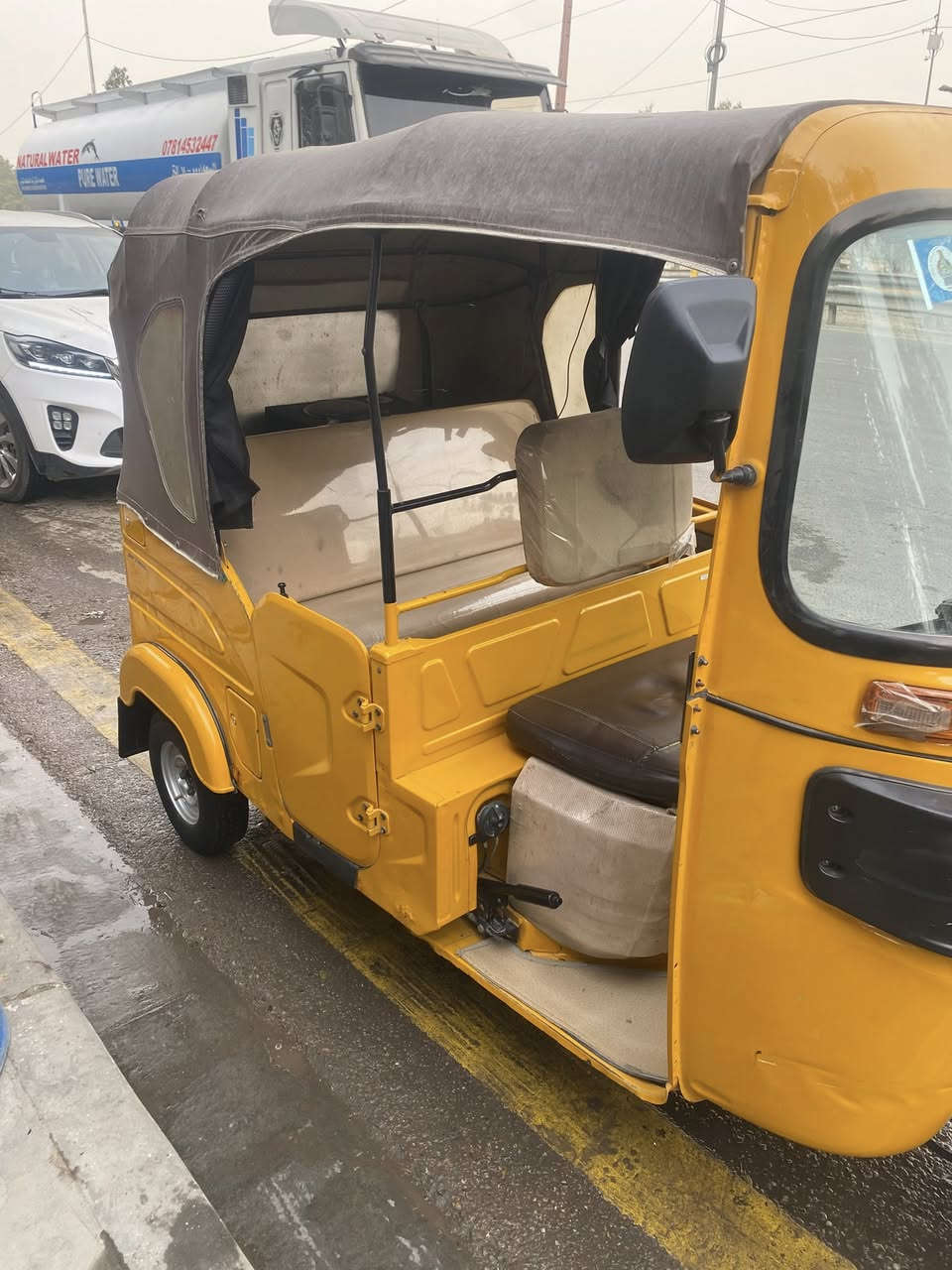 سلام عليكم تكتك للبيع موديل22شهر السابع بيها بس ضربه بلعضد الخلفي السعر خاص ***********
