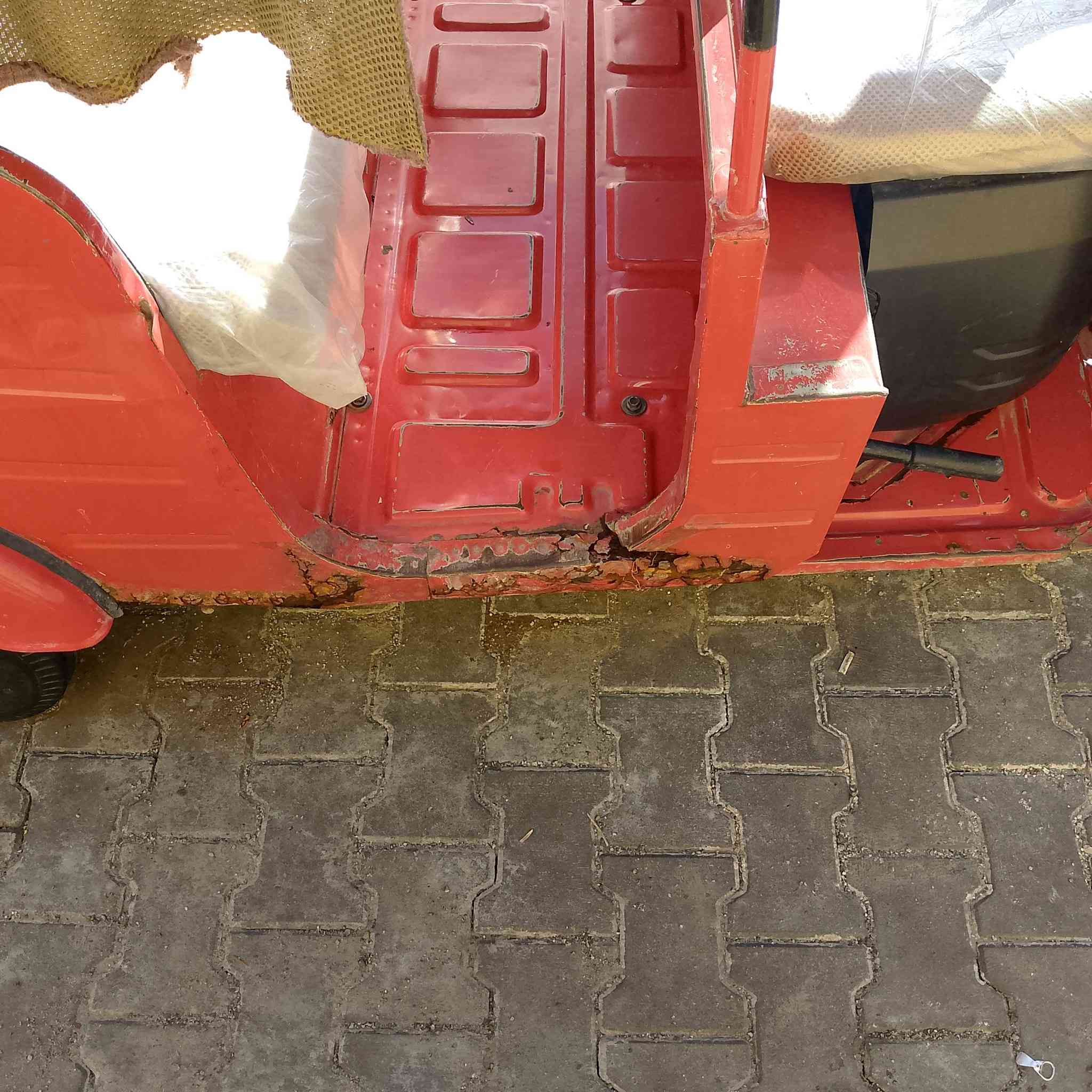 السلام عليكم تكتك للبيع موديل 18 رقم وسنوية بغداد تحويل ثاني يوم لا ضربة لا صبغ لا معجون بيها خياسات مبينة بل صور ***********
