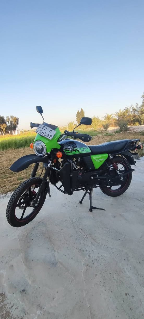 السلام عليكم للبيع دراجة دايون جبلي محرك 200cc موديل 25 طالعة من الوكالة ب 26 ما بيها اي نقص دراجة صارلها شهر من طالعة من الوكالة بعدها على حالة الوكالة رقم وسنوية السعر 3 وبيها مجال التواصل على الرقم ‏‪0781 829 3741‬‏
