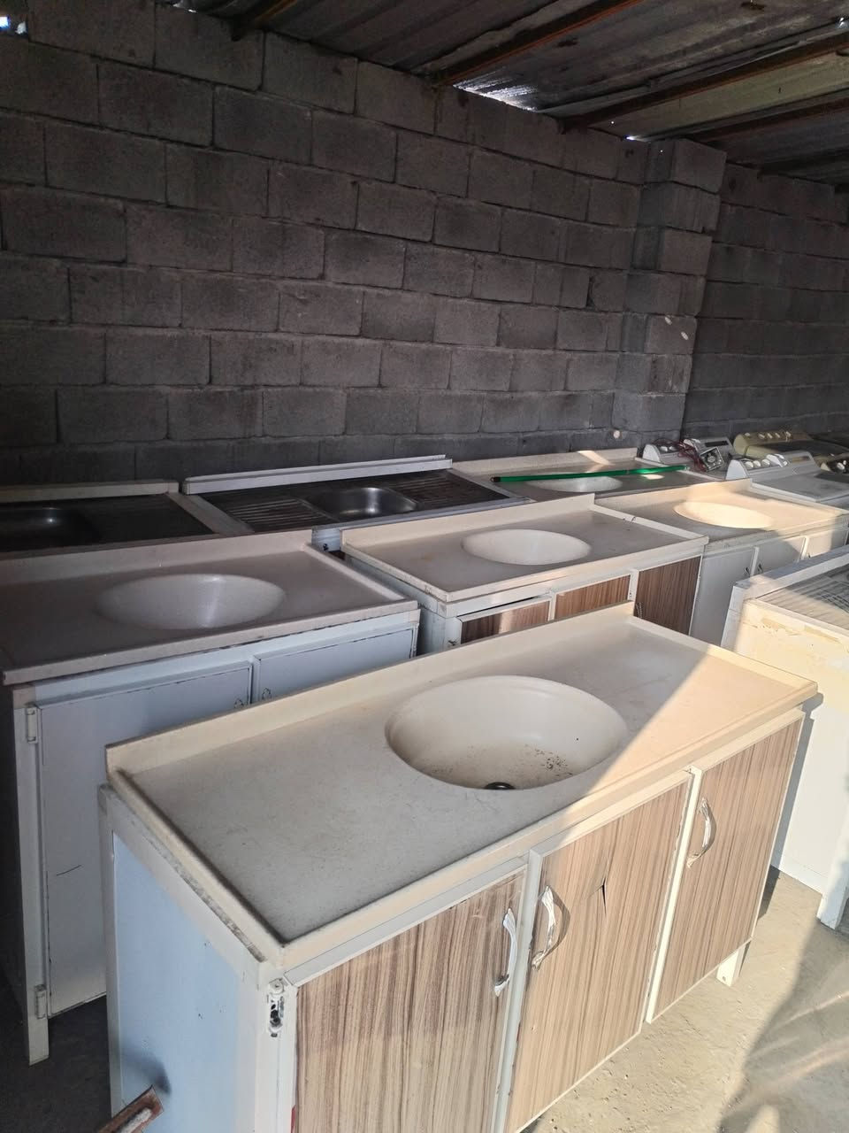 يتوفر لدينا انواع الأغراض المنزلية المستعملة في مزاد العبادي
العنوان ام العظام
قرب كراج الزهيري
لتواصل ***********
