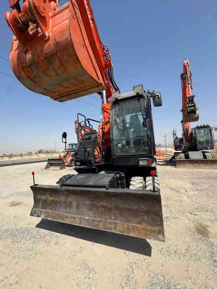 Hitachi Zx170W-5B
2018
دخول جديد

📞***********
📞٠۷۷۳٤٤٤٤٥٤۲
     عنوان أربيل/ شارع كركوك📍
