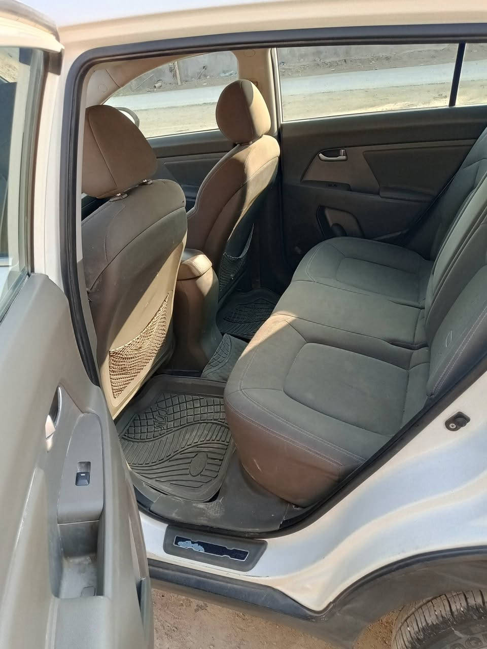 السلام عليكم سياره سبورتج خليجي موديل 2011 رقم بغداد    محرك 2000مكفوله كفاله عامه داخل نظيف سياره حلوه مال جناي مكان سياره بابل جبله ***********
