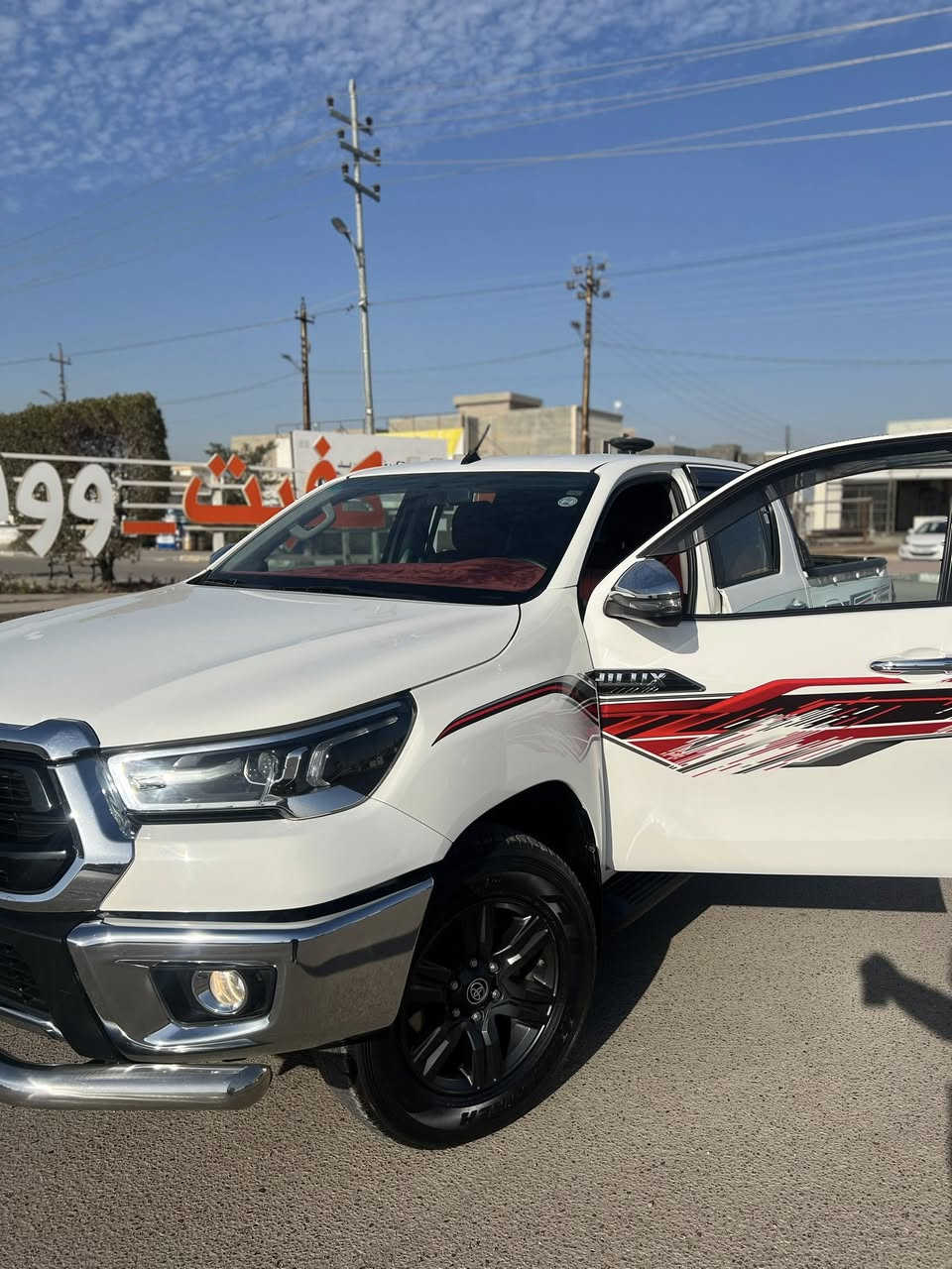 بسم الله والصلاة والسلام على محمد (ص)
تيوتا هايلكس جيهان سعودي 
فول مواصفات واحد ع واحد مكفوله كفاله عامه 
١.شحن لا سلكي 
٢.بصمه
٣.قطعتين تبريد 
٤.مريا شفط
٥.تحكم ستيرن + تثبيت سرعه 
٦.ثلاجه+مساحه خزن 
٧.رقم شمالي سنويه بأسم راعيه 
٨.ممشه السياره 75km حقيقي 
٩.موديل٢٣
١٠.كشانه اماميه تدفئه تبريد 
١١.محرك ٢٧٠٠
السياره مو نضيفه لا جديده بمعنه الكلمه محرك جسمه داخله كله بشرط مكان السياره الأنبار الخالديه للشرايه فقط ..

رقم صاحب السياره 📱
***********
***********
