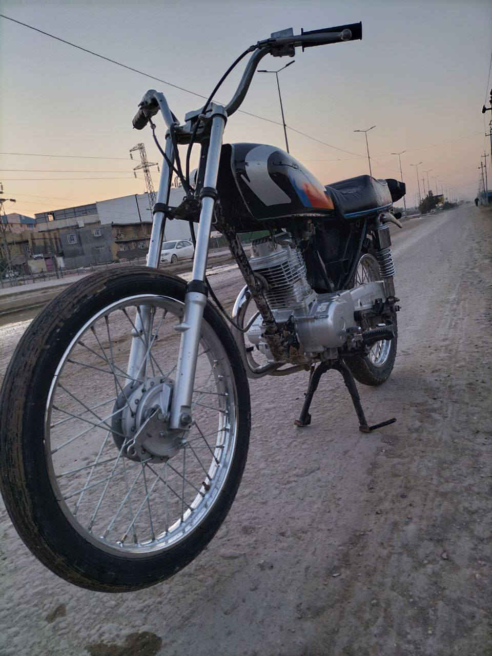 السلام عليكم
دراجه نامه اصلي للبيع موديل 23
اوراق سكنر 
مكاني القاسم شارع الحولي 
استفسار خاص او اتصال 
***********
