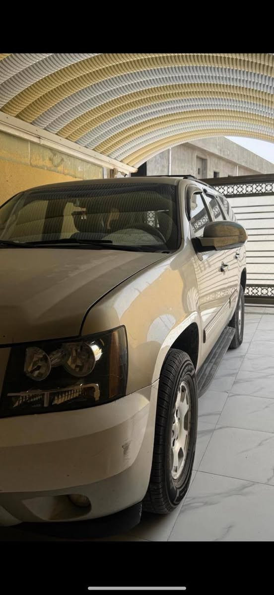 تاهو 2014 بيها مكانات صبغ رقم بصره تحويل ثاني يوم السياره وارد خليجي وياها بصمتين مواصفات LS السعر 190 وبيها مجال جدا بصيط ***********
