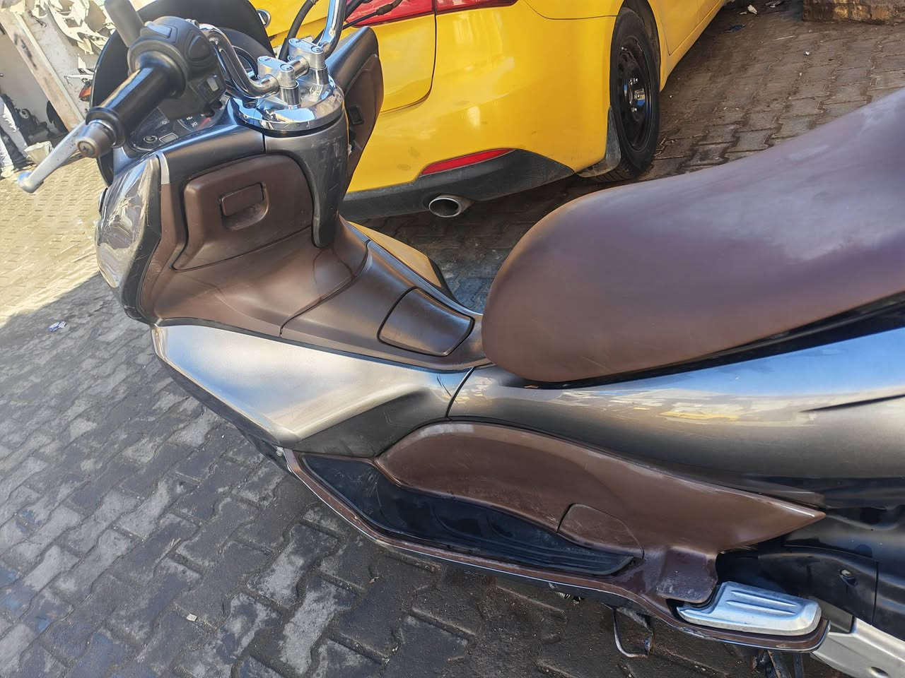 سلام عليكم دراجه بي سي إكس لون مميز جيل أول ياباني مكينه ما مفتوحه وناعمة وجيب وياك ألف فيتر وبين شغله بسيطه للسفسار رقم تلفون *********** أبو حسين
