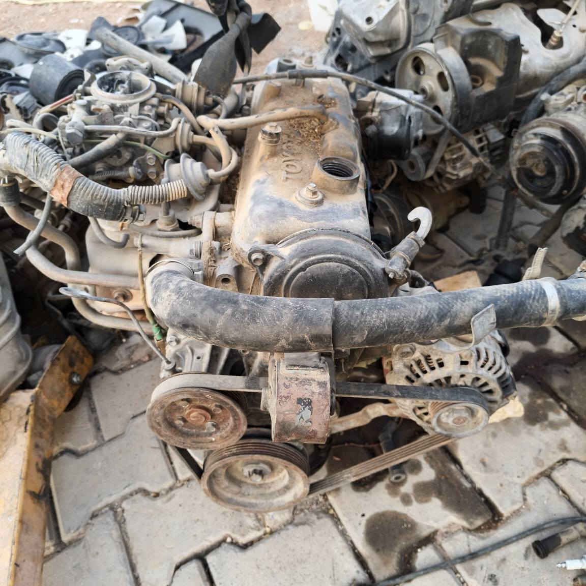 ***********
گێرو مەکینەی تویتا toyota A4 کامل وەک ئەوەی لەوێنەکان دیارە بەشەرتی ئەوروپیە نرخی تەنها 300دولار أربيل, العراق
