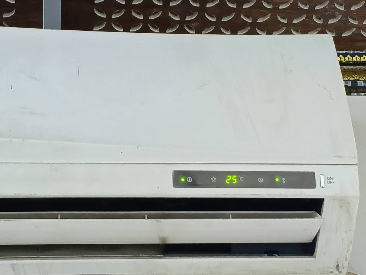 2 طن بلادي وشغال تدفئة تبريد قيم واخذ***********
