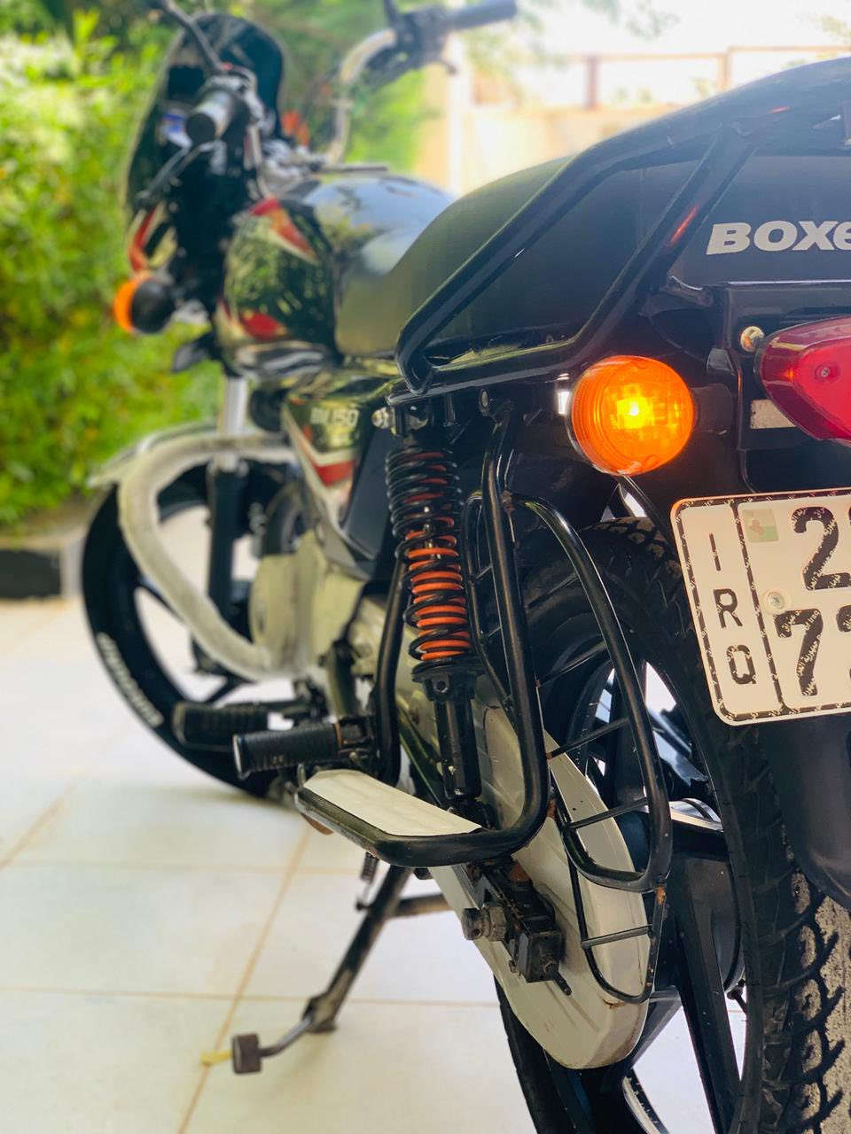 يالله🪬🏍️
دراجة بوكسر  للبيع مرقم رقم انكليزي باسمي 

لوحات وسنوية كاملات 

موديل 2022 نازلة بشهر ل10 يعني تعتبر 2023 دراجة مكفولة كفالة عامة مجفته تجفيت شركة وغراض كلهن شركة ووكالة  يعني انطيك ضمان بلمحرك وبل دراجة كلها سنه كاملة اي شي يصير بلمحرك ترجعها وفلوسك يرجعلك 

للبيع او مراوس بدايوان موديل 2022وفوك سعرها ٢.٠٠٠ مليونين وبيها مجال حك جيتك 

رجاء الي ماعجبه  السعر خلي يعبر المنشور 🙂👍


**إذا كنت صاحب هذا الإعلان وتريد حذفه لأي سبب، رجاءا أرسل رسالة إلى الدعم الفني**