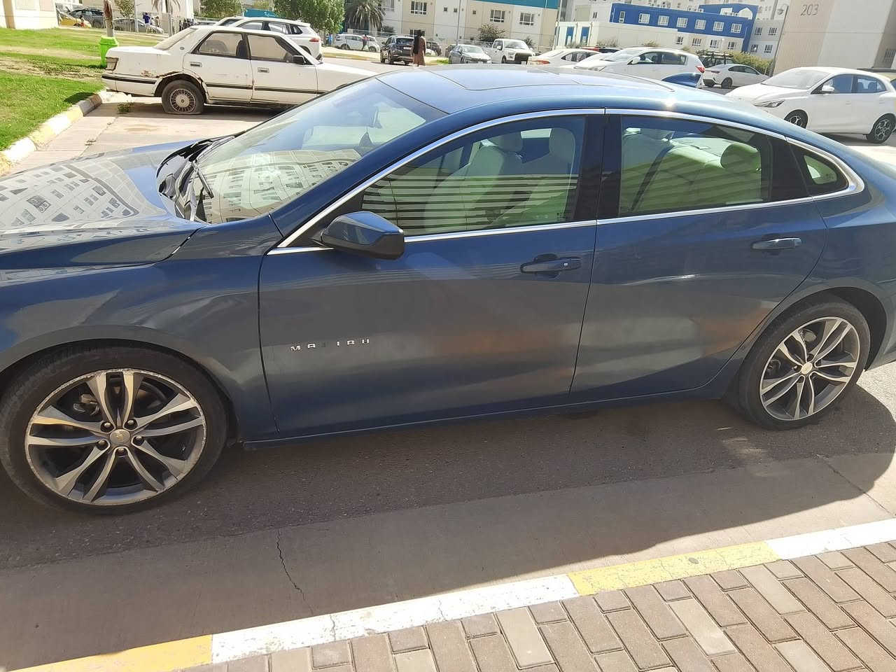 سلام عليكم ماليبو 24بريمر
فول الفول 
حادثها جاملغ  نصبغ 
وباب السباق 
وجاملغ الخلفي صبغ. اثر شخوط
مابيها تبديل اي قطعه 
للستفسار ***********
