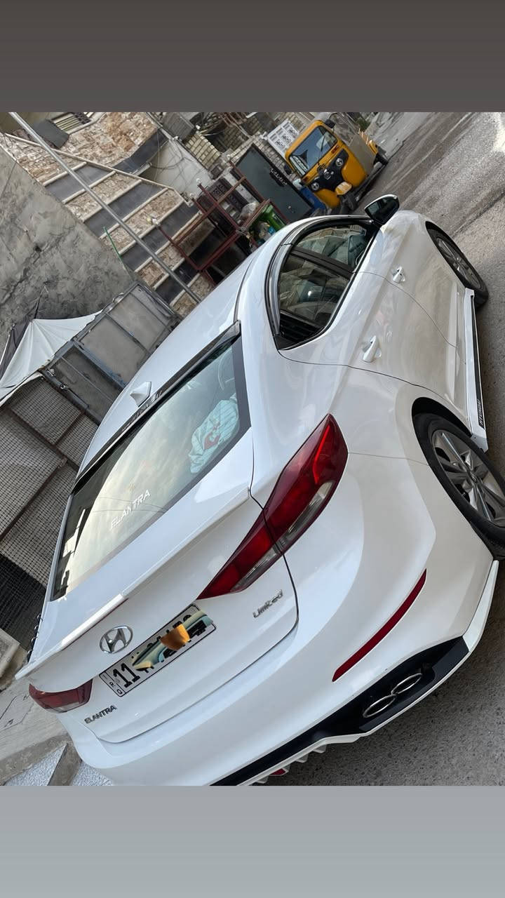 السلام عليكم.( 132)(اقره المنشور. زين كلشي ذاكره. . )النترا 2018 وارد كلين السياره. بالعراق. طخت وناشره بالصور. رقم بغداد سنويه. 2031 
كير مكينه. مكفولات. بصمه+فتحه +لادارات.*3انضمه قياده  +اشاير بالمري. + كشنات وستيرن تدفئه + حساسات. + تايرات تخم +باتري جديد سياره مال جناي. ماشيه140km على ايدي نضيفه الله يشهد. حتى دفتر استيرادها. موجود. معجبك. السعر. ادعيلنه. 🙏🏼***********مكان بغداد
