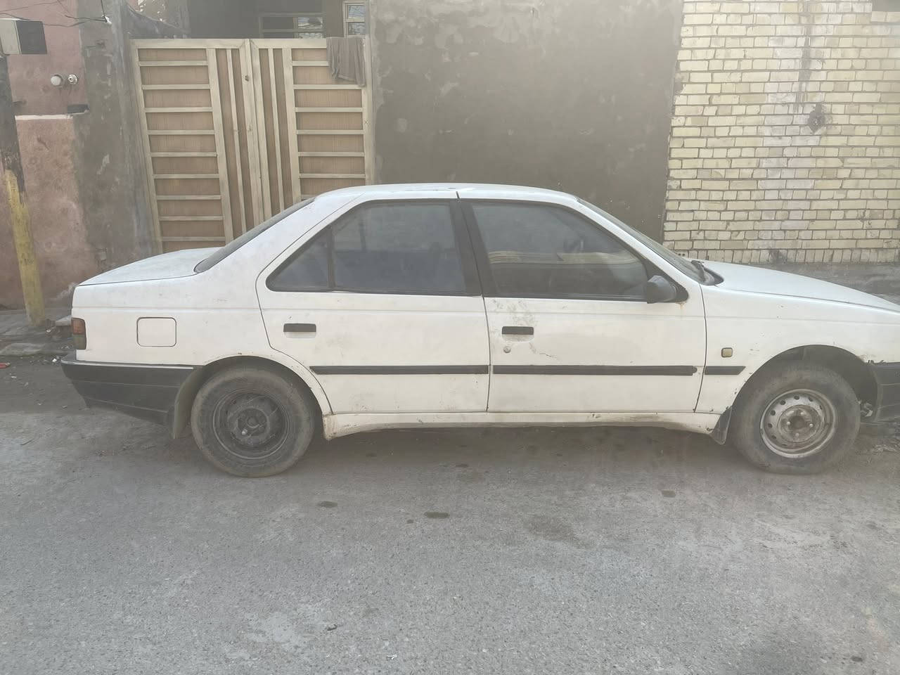 سلام عليكم بيجو روا. 2009   رقم إنكليزي جديد سنويه جديده كير محرك جدد بسمي تحويل مكاني حسينيه سياره مال شغل ممغسوله كلج ضعيف بيها  سعرها 28بيها مجال
