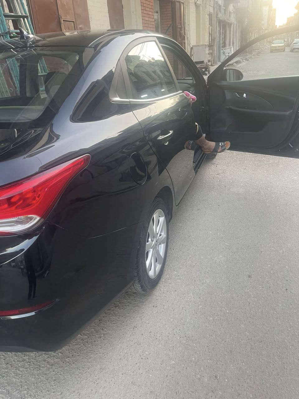 السلام عليكم

شانجان السفن L7 للبيع 

 ⁃ شانجان L7 

 ⁃ محرك 1500 اقتصادي

 ⁃ موديل: 2025

 ⁃ مكانين بارد خفيف

 ⁃ ما تزال السيارة داخل الضمان، 

شركة البخيت.

 ⁃ كل شيء بيها شغّال، ما بيها أي نقص.

 ⁃ شاشة، كامرة، حساسات.

 ⁃ مفتاح عدد 2 

 ⁃ رقم بغداد، باسمي. حره

 ⁃ مكان السيارة: بغداد شارع النضال

ماشية 27 الف 

 ⁃ السعر: 102وبيها مجال قليل

 ⁃ رقم الهاتف ***********
واتساب موجود
