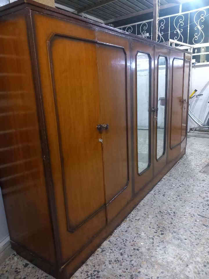 كنتور 6باب صاج توصئ الداخل عادي الظهر معاكس عادي القياس.  العرض 3مترات و48. سم.   الارتفاع.  متر و 88 سم. العمق. 60 سم السعر ٣٢٥ الف وبي مجال العنوان بغداد الكرخ تقاطع درويش البياع شارع البداله الانتصارسوق اميمه فرع مجمع الرازي ع اليمنه منتصف شارع ع اليسرى خلف مي اور
***********
*********** بغداد
