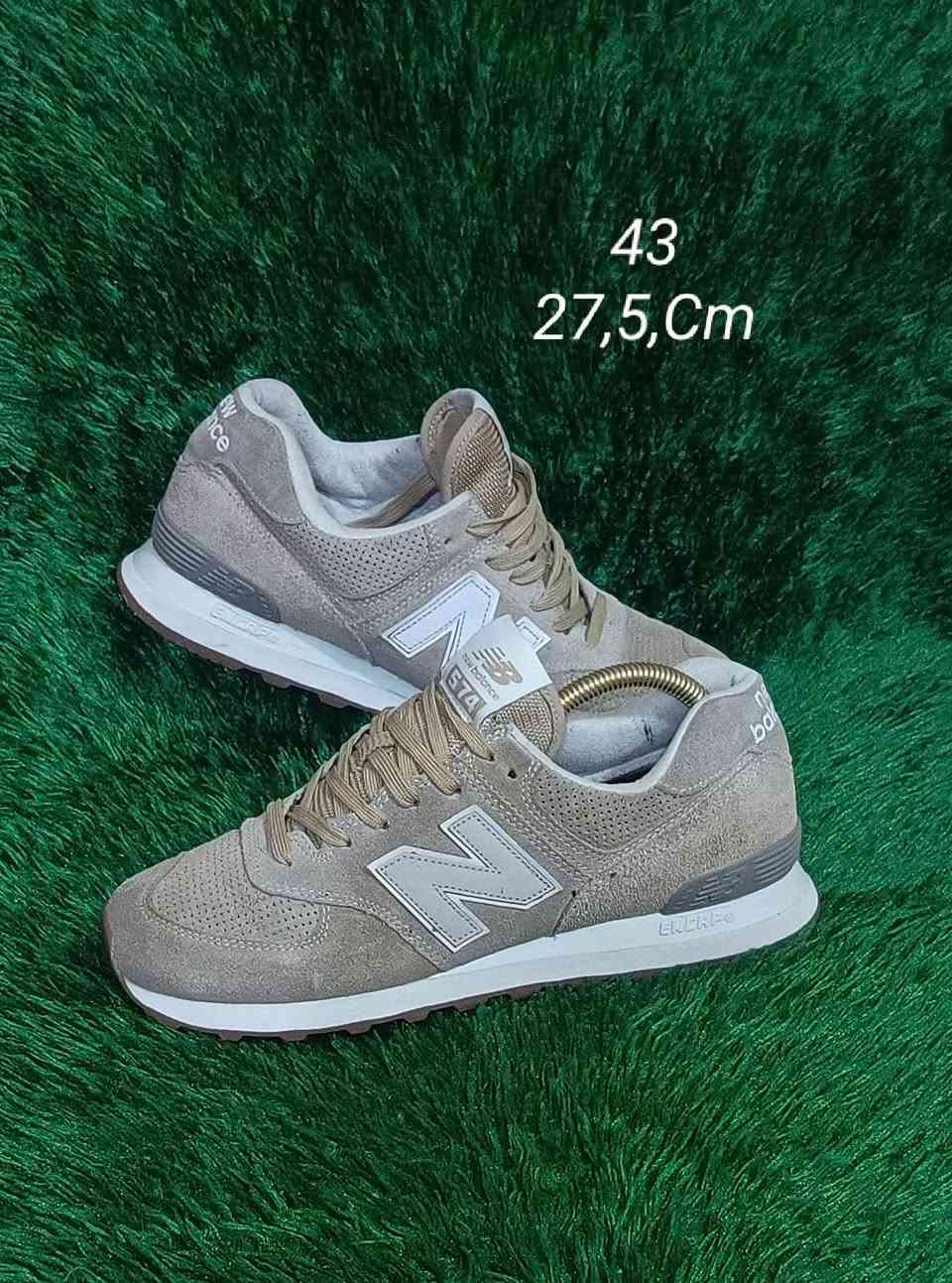 👟نيو بلنس باله نظافه 90
مستعمل قليل باله اورجنال 
قياس 43،،طول القدم27,5
منشاء اندونيسيا  للطلب 
راسل الحساب يوجد توصيل جميع المحافظات 🚛 
***********

