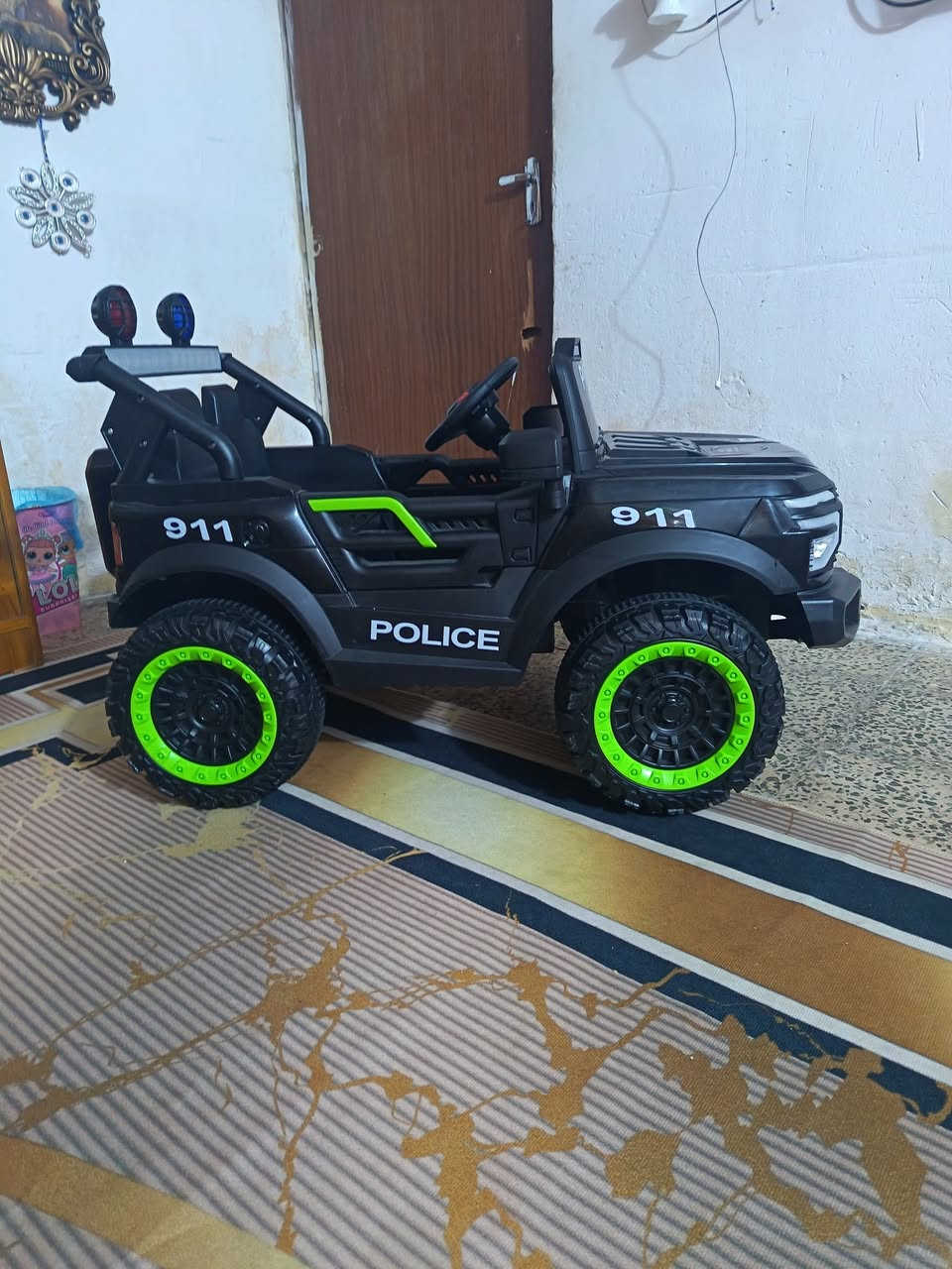 السلام عليكم سياره شحن مال اطفال تحكم ريمونت او برجل لدات مسجل اواكس وفلاش للبيع ***********
