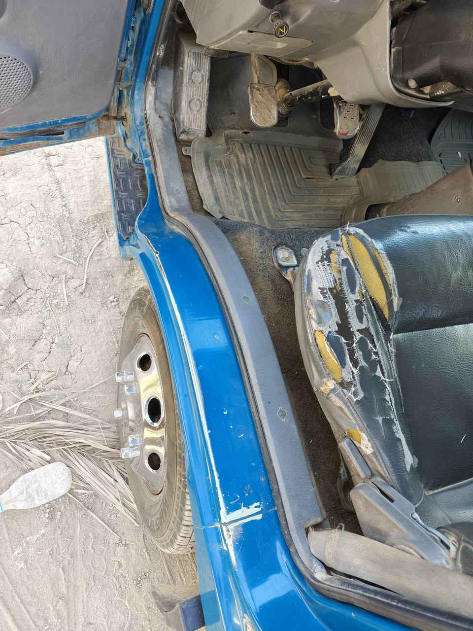 كيا حمل فونتيرا قماره وربع ثابت
موديل 97
كير ومحرك اكسل خير من الله ترايك للبصره 
قماره بلاديه  رصعه خفيفه بلبنيد ومبينه بالصور 
سياره جاهزه وكامله واحلا من الصور بعد 
تخم وياله جدد تايرات جدد مبينات بالصور 
كشن مغلف شاموه 
سياره جاهزه ومابيها غير بس الباب تحتاج لحيم والسلف يعلك  مرات 
راعيها موجود  يريد تحويل 
السياره 62 وبيها مجال قليل 
مكاني بابل سياحي 
تواصل بيهن واتساب وموجود علفيس 
 *********** 
***********
