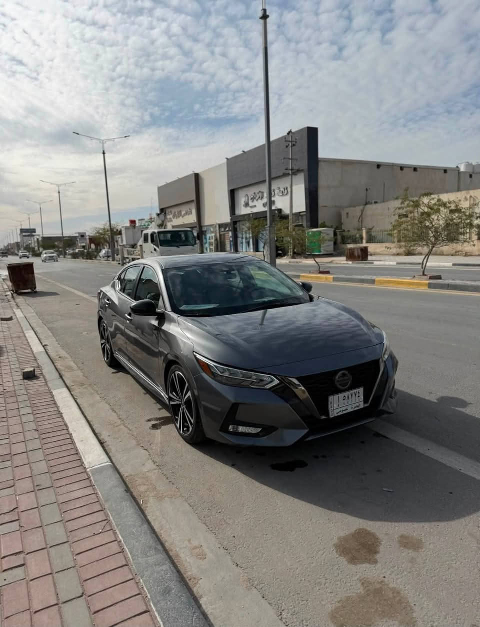 سلام عليكم نيسان سنترا 2020 امريكي 
تقرير غرق تعمل وتسير مضروبه بالاهلال وراه سايق وشوي من الباب 
السعر 117 وبي مجال بسيط كلش
***********
