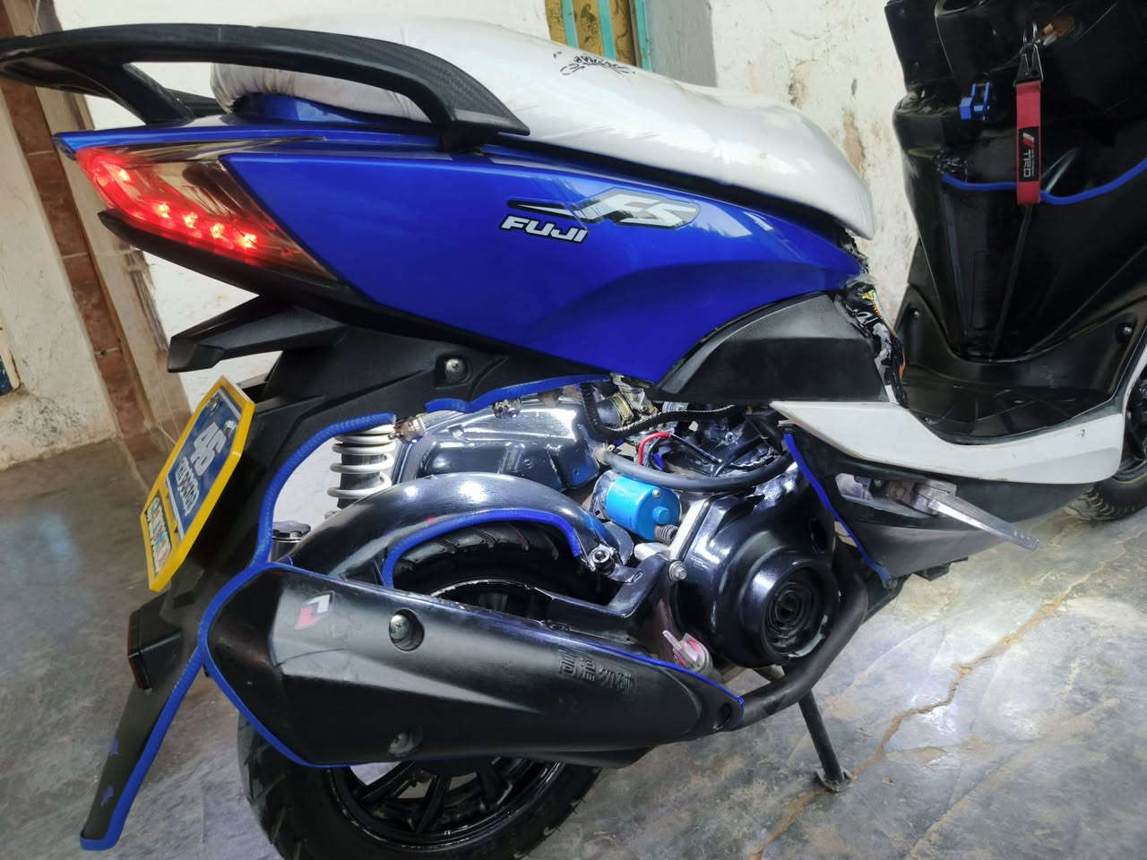 سلام عليكم لبيع ماكس مضلع120 fs رياضيه مزوده تزويد حلو وخير من الله
صالنصهfm اهواي شغلات كلها من شركه RGSدشبول الكتروني كلشي شغال بيها مناقصها اي شي نكره صلف هندر الدراجه موديل 2023 ماشيه 13الف جديدة محرك مال ماكس عدله شلعه ومعدل تشك الكاع مكينه مامفتوحه برغي بيها بلاديه 
العنوان الانبار رمادي السعر خاص رقمي ***********
