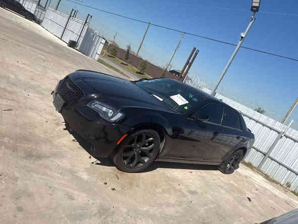 كرايسلر اوباما 2022
فئة S 
فول مواصفات للاخير
بانوراما
كشنات خزن
تدفئه كشنات وتبريد
كشنات حضن مختمه S
ماشيه 70 الف تقريباً 
رادارات مري
ورادار جانبي وخلفي
حساسات خلفيه 
وحساسات امامية
دخول السياره بكتاب ضباط
موعد الوصول    12/28 
تستلم واصل مرقم باسمك
السعر 278 ورقه شامل كل شيء
موقع الشركة بغداد زيونه 
للاستفسار
*********** متوفر واتساب
