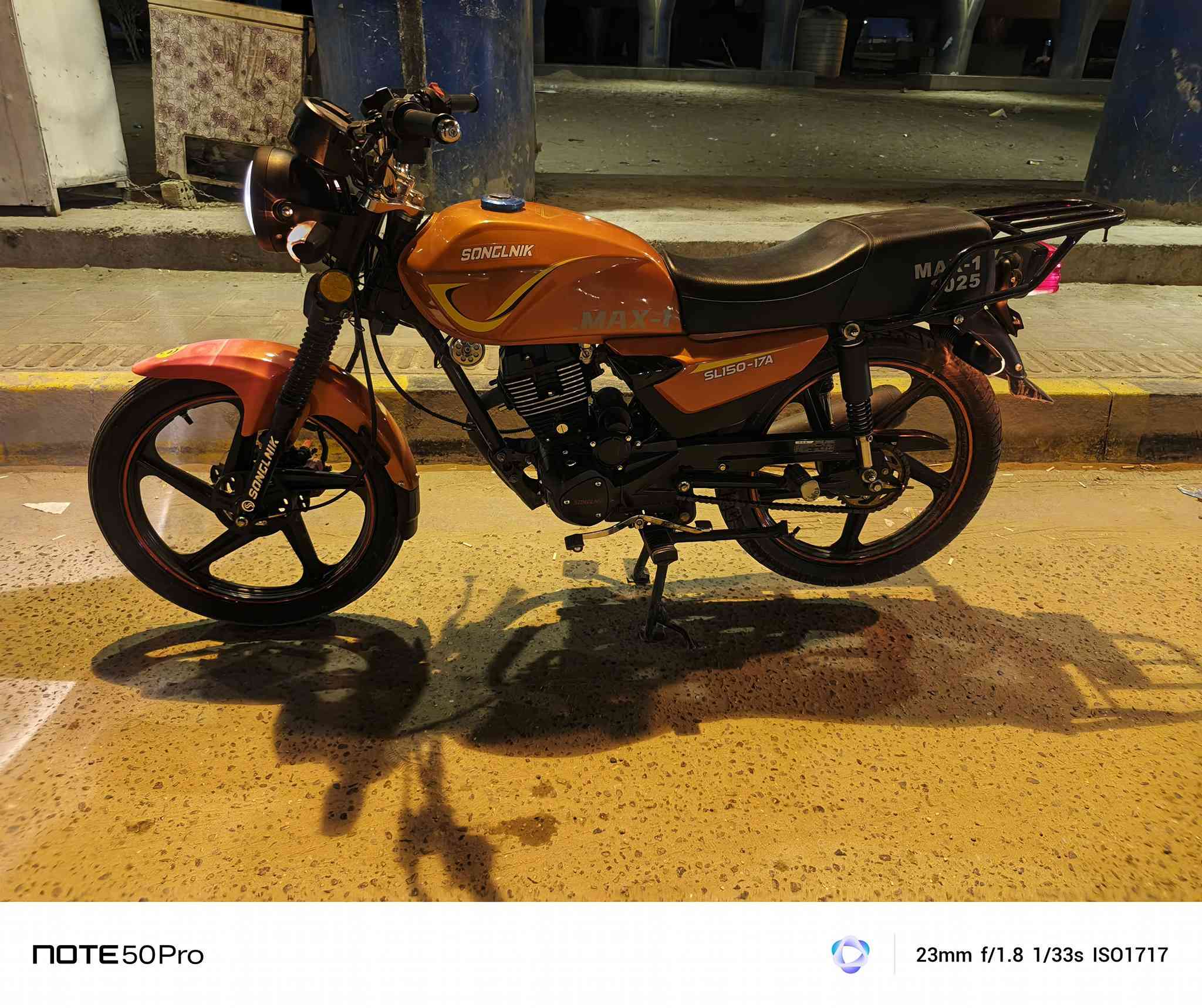 السلام عليكم
دراجة سولنك موديل 2025 دراجة كفاااالة عامة 
جديدة مال جناي مكانة بابل مركز مدينة
السعر 825  شراي يتصل رقم هاتف
***********
