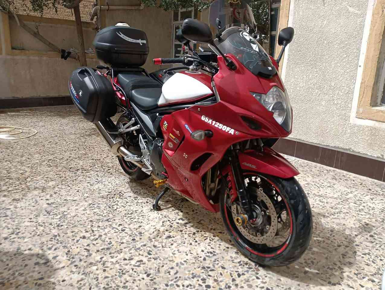 سازوكي GSX
رقم ميسان بسمي 
محرك 1250
موديل 16 
مكفولة من گير محرك
تزويد سلايدرات 
شاشه اصليه 
جهاز قياس ضغط الإطارات 
جنط اصليه 
لايت زنون 
ماء اصلي 
دهن ليكم ولي
السعر 45 بيها مجال 
العنوان بغداد 
***********

