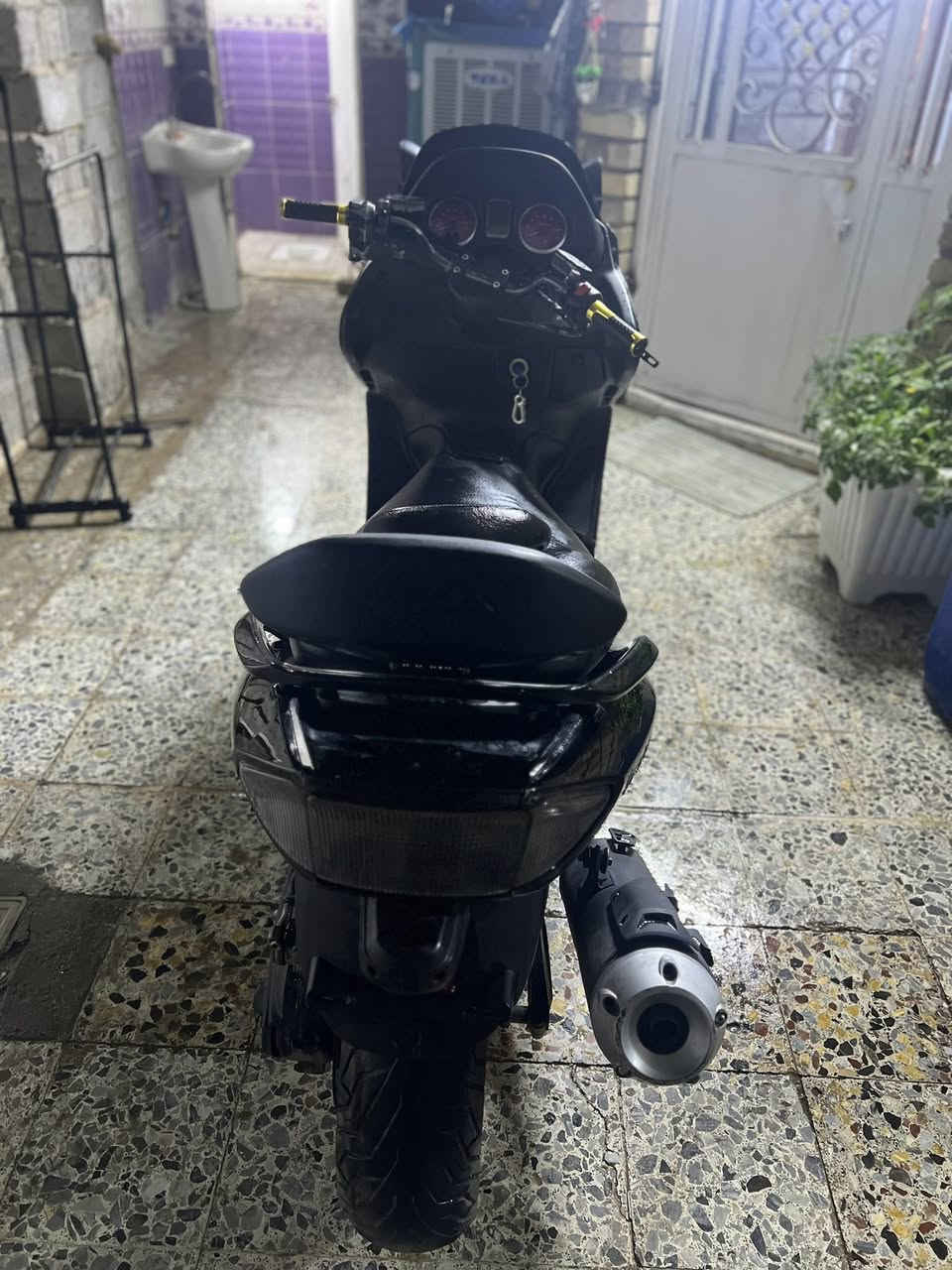 السلام عليكم تي ماكس 2008
مكينه مكفوله كهربائيات كلشي شغال 

النظافه 90‎%

بيه تزويد خير من الله سترين يدات بيرك 

بيه مرايات مال 11 تجوه مال 11 

وباقي كله بلادي 

العنوان بغداد 

التواصل ***********
