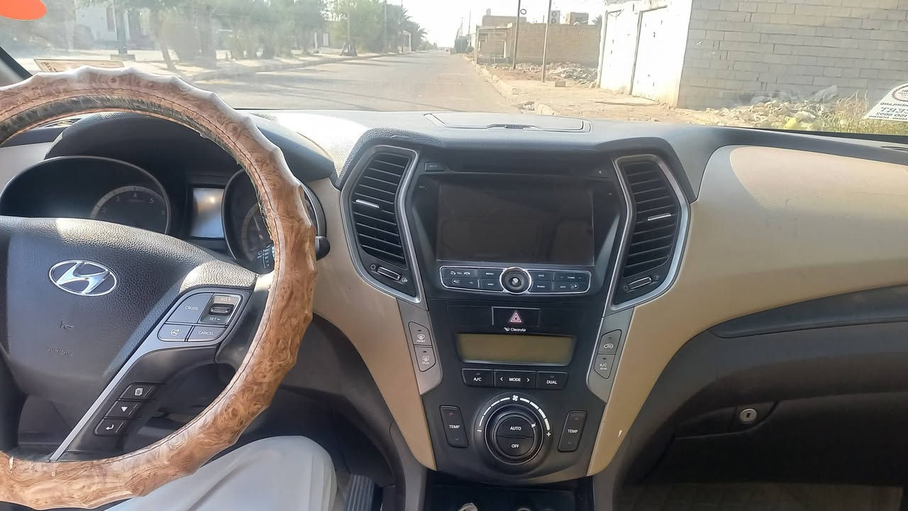 السلام عليكم سنتافيا ٢٠١٥ خليجي محرك ٦سلندر  سبعه راكب مكفوله من الضربه بيها رشات صبغ فول الموصفات رقم انكليزي سنويه الغايه ٢٩ السعر ١٦٨ رقم التلفون *********** مكانها ميسان المجر
