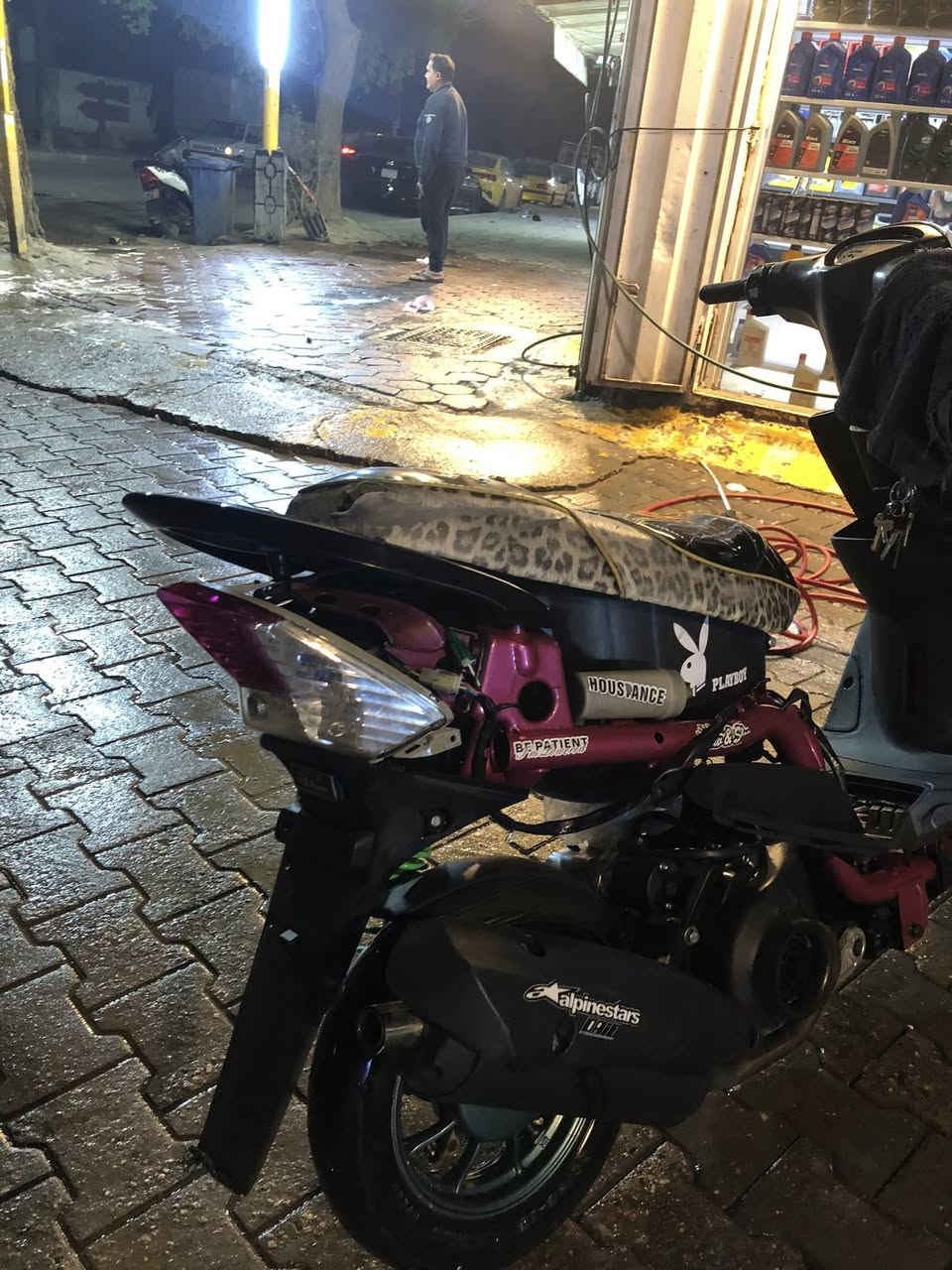 سلام عليكم عدلهه 55 للبيع او مراوس فقط ثعلب او اكزز دراجه سوفت عينك مصروف عليهه لعابه استفسار رقم *********** متواجد مازنجر 💙
