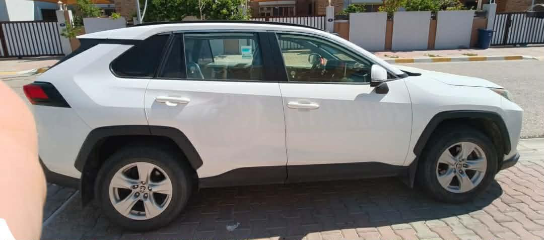 🚗 تويوتا راف فور 2019 للبيع 🚗
### 📋 مواصفات السيارة العامة:
 * **النوع والموديل:** راف فور موديل 2019.
 * **المواصفات:** وارد خليجي (مواصفات عالية).
 * **اللوحة والترقيم:** رقم اربيل.
### 🛠️ حالة السيارة ونظافتها:
 * **الضرر:** بدون ضرر (تحتوي رصعات خفيفة).
 * **طبيعة الاستخدام:** مال بيت.
### 📑 الأوراق الرسمية والموقع:
 * **الفحص والتجديد:** هزه وسنوية جديد.
سعر230 $ ومجال قليل
للاستفسار واتساب فقط 
***********
