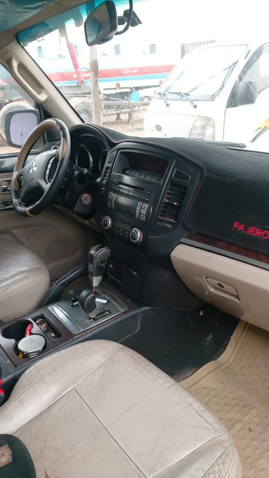 السلام عليكم 
باجيرو حبتور 
رقم : ذي قار 
موديل 2010 فول مواصفات 
مكينة :3500 
مكينة وكير مكفولات 
يرادلها تكحيلات بسيطة مبين بالصور 
📍موقعها : بغداد 
سعر 142 وبيها مجال بسيط 
***********
