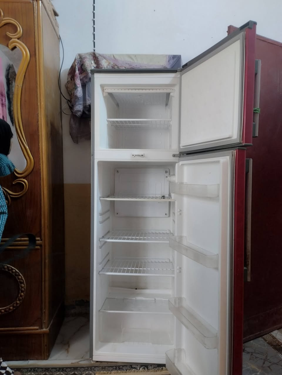 ثلاجه ثلج سعر 300 وبي مجال الرقمي ***********
