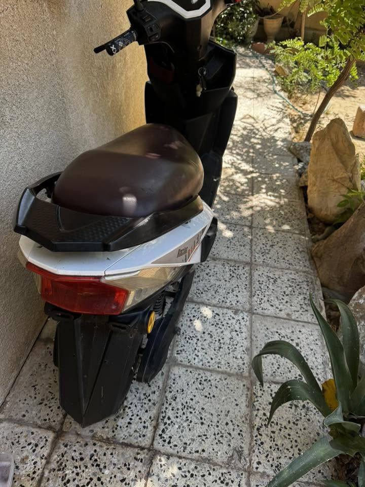 ماطور شحن للبيع نضافة كدام العين بطارياتو جديدات عقلو نضيف مابي كل مشكلة بس بريك كدام مابي سعرو 45***********


**إذا كنت صاحب هذا الإعلان وتريد حذفه لأي سبب، رجاءا أرسل رسالة إلى الدعم الفني**