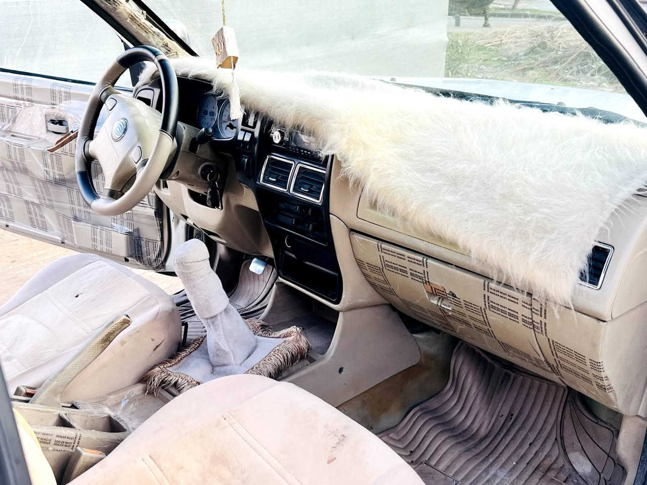 پیکاب گۆناو 2009
سەنەوی تازەیە تا ٢٠٣٠ 
پارەی ژینگە و رێگەوبانی دراوە 
و بە ناوی خۆمانەوەیە
بۆیاغیم دیاری کردووە 
تەنها عەرەبانەکەی دواوە کەمێک بۆیاغە 
و خواردەسی دەرگای لای سایەق تعدیل ساردە 
سەیارەیەکی زۆر جوانە و ماڵی دۆستە 
شوێن : سلێمانی

سـعـر : لە کۆمێنت داوابکە ڕاستەوخۆ بۆت دێت 📥 

مەکینەی تازە بۆ گۆراوە و زۆر بێعیبە 
بە شەرتی سەرف و بوخار و هەموو شتێ
هیچ کێشەیەکی تێدا نییە 

ژمارەی خاوەنەکەی 
***********
***********
