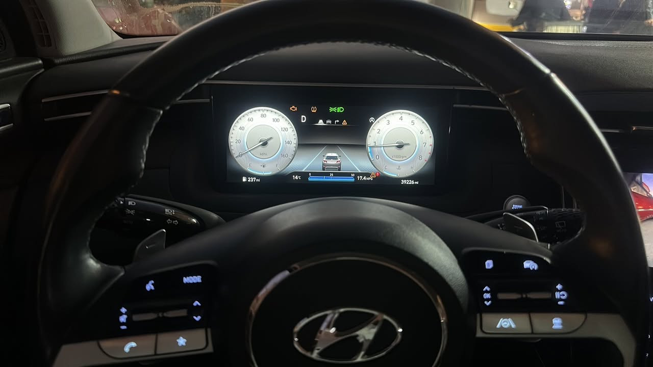 السلام عليكم توكسان  دخول جدي موديل 2024 لمتد vip فول الفول امريكي السياره 
المواصفات LIMITED VIP بصمة تشغيل  بصمة ابواب لمس دخول ذكي بنوراما على طول السيارة صندوق كهرباء شفط 
 كامرات 360 درجة ( جانبية - امامية - خلفية ) 
كامرات مع الاشارة السيارة تتقدم وترجع ب البصمة تبريد تدفئة كشنات  كشنات كهرباء 
  كشنات خلفية هيتر مرايات تعتيم ذاتي بعد بيها اهواي موصفات السعر 195 مكان السياره بغداد المحموديه 
***********
