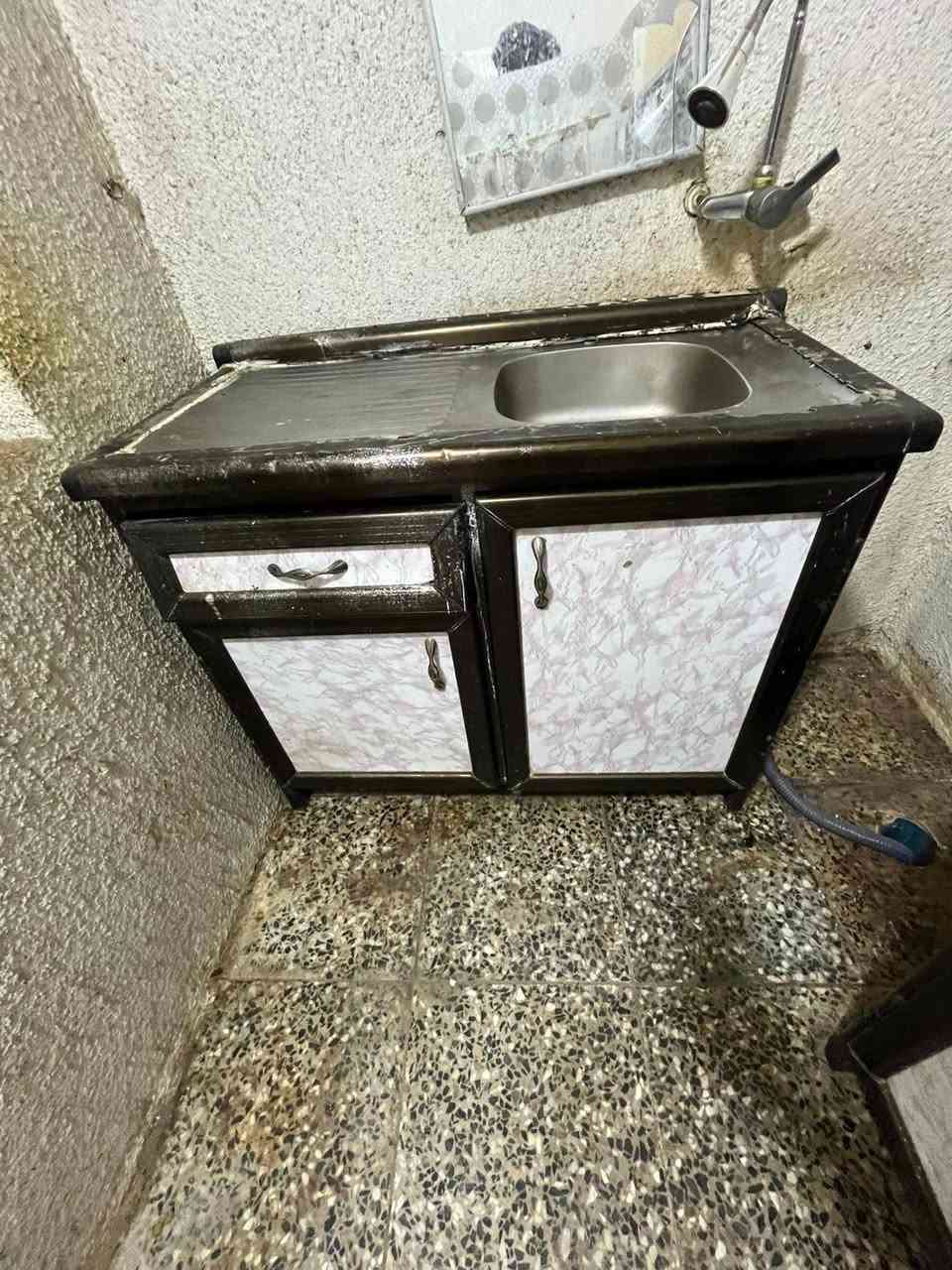 كامنتر ٣قطع ب٢٠٠ الف ومكيف طنين كرفت ب٢٠٠ الف علشغل تدفئة تبريد مكاني بغداد الحبيبية شارع سجة فرع مطعم سلام الاستفسار واتساب علرقم ***********
