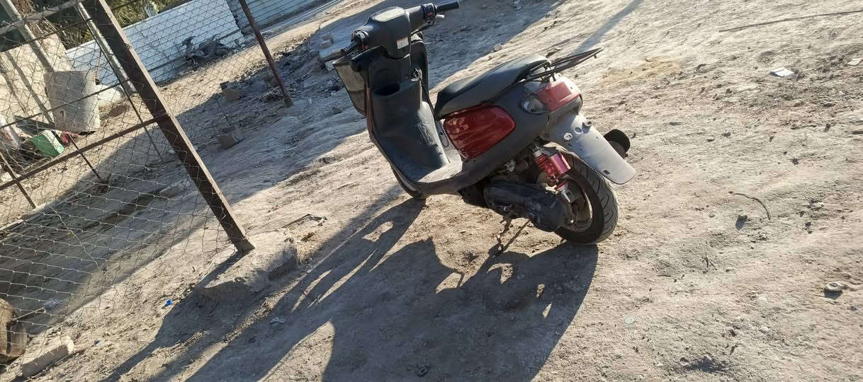 من رخصة مدير لكروب دراجه ام اسله دراجه مفتوحه لبيع سعره 300وبيه مجال بيه نقوصات بس سلف ولبقه كله شغال هندر واحد  ***********
