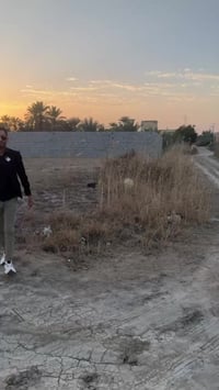 كادر متخصص بالتصوير  بمعدات حديثه والنشر في كل وسائل التواصل الاجتماعي...