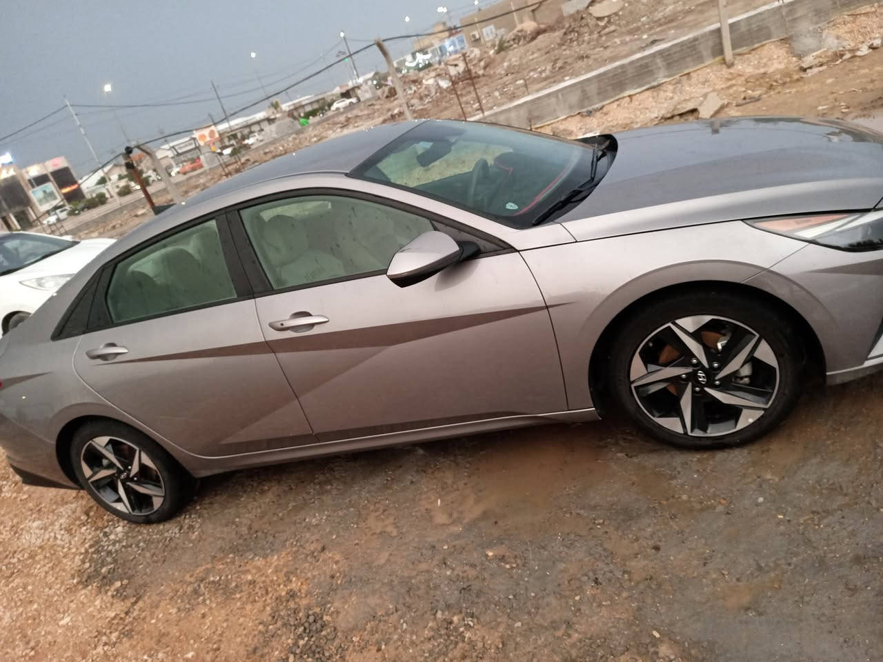 النترا 2023 وارد امريكي
اللون سلفر 
محرك 2000 دوش
المواصفات 
بصمه 
حساس امامي 
حساس خلفي
شاشه متصله 
بصمه دخول 
تدفئه بلكشن 
فول عدا الفتحه
حادثه موضح بلصوره خلفي بدون صبغ تعديل بارد فقط
ماشيه 48 الف
رقم بابل
السعر 170 ورقه 
مكان السياره بابل/ حلة
للاستفسار *********** 
غير متواجد علفيس
