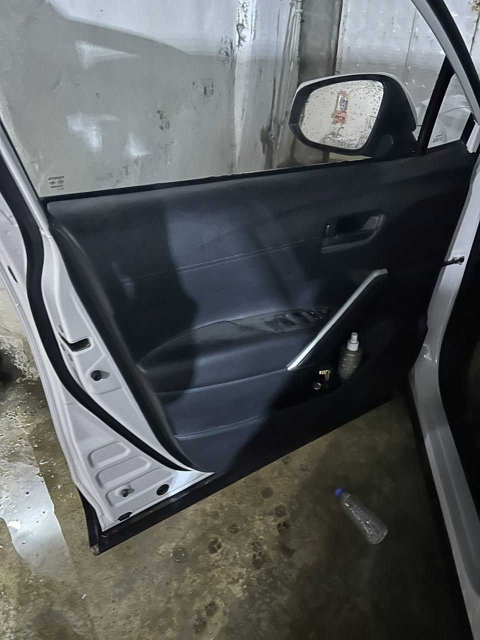 للبيع سيارة كروز موديل ٢٤رقم بغداد ماشيه ٣٠الف مكفول الاستفسار ***********
