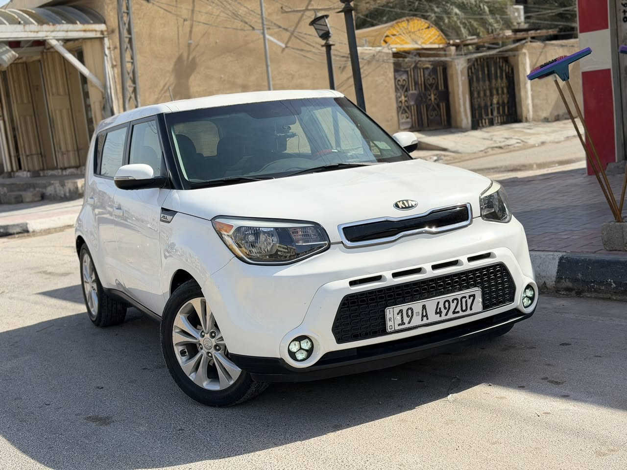 السلام عليكم
كيا صول 2014 امريكي وارد جاملغ وبنيد بدون دواخل
رقم كربلاء الدولي باسمي السيارة جديدة ونضيفة بمعنى الكلمة
كير محرك حدادية تخم تايرة كلة لوك
نص فول شاشة كبيرة كامرة دوارة تحكم استيرن جهتين ويلكب
محرك 2000 
الاستفسار *********** 
*ملاحظة غير متواجد ع الخاص.
