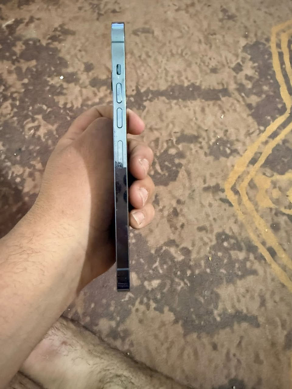 ايفون 13 نضيف نضافه فول كلشي كدامكم وما مفتوح وما مبدل ولا شي 600 وبي مجال ***********
